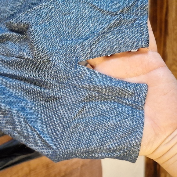 CHRISTOPHER & BANKS SIZE LARGE BUTTON DOWN LONG SLEEVE BLUE - Picture 7 of 7